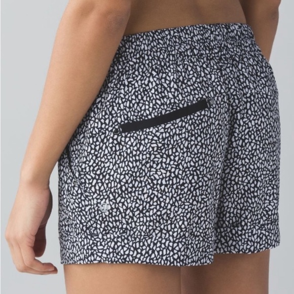 Lululemon Blue & Black Polka Dot Play All Day Shorts - Picture 2 of 9